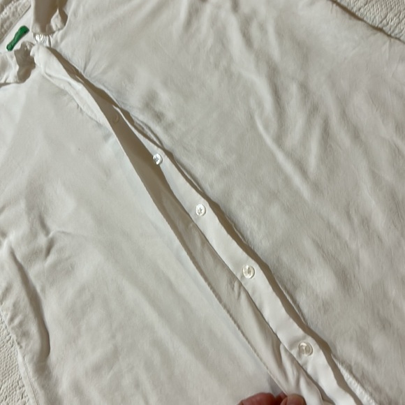 United Colors Of Benetton White Button Down. - Picture 9 of 10
